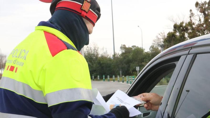 Imatge d&#039;un control dels Mossos a Maçanet.