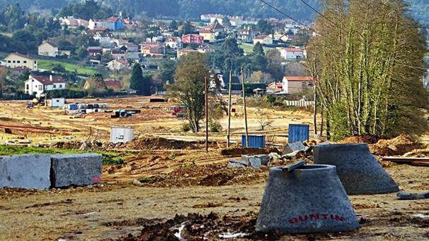 Obras de la urbanización de Xaz, en Oleiros.