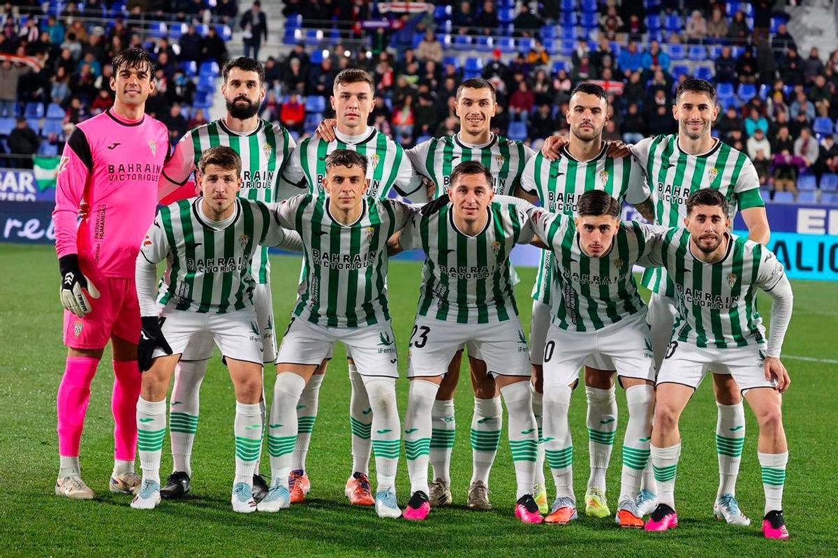 Once inicial del Córdoba CF en su visita al Huesca.