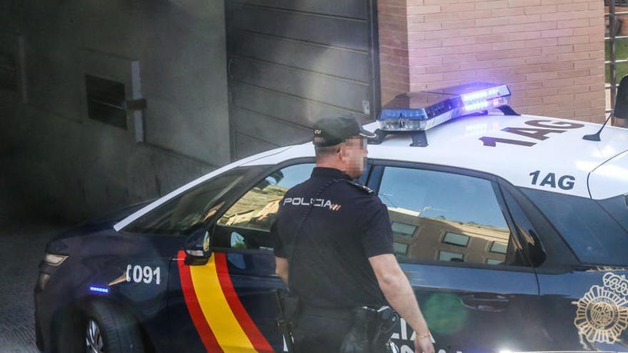 Tres personas detenidas por robar en viviendas de Elche