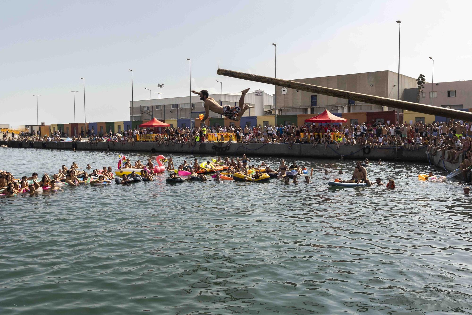 Las cucañas de Port de Sagunt: el palo engrasado