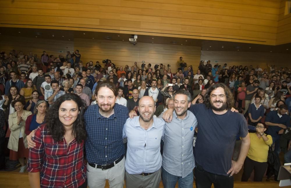 "Aquí empieza el cambio para toda Europa", ha subrayado Villares ante medio millar de personas en el paraninfo de la Universidad de A Coruña.