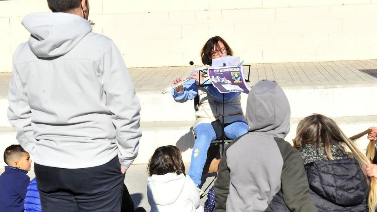 Varios docentes e integrantes de agrupaciones musicales enseñaron la disciplina a los menores.  | MATÍAS SEGARRA