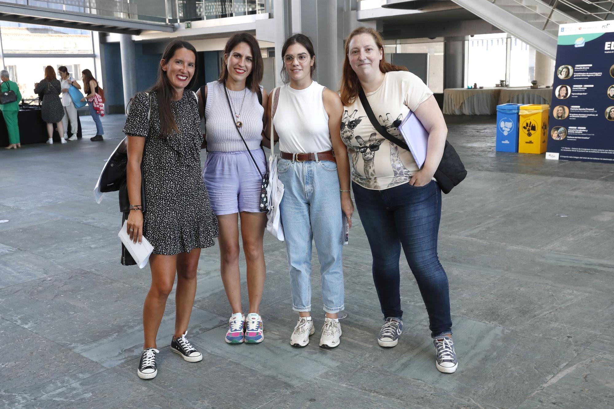 Asistentes al foro llegan al Auditorio Mar de Vigo