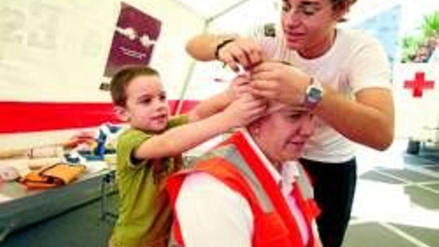 Cruz Roja saca a la calle los primeros auxilios