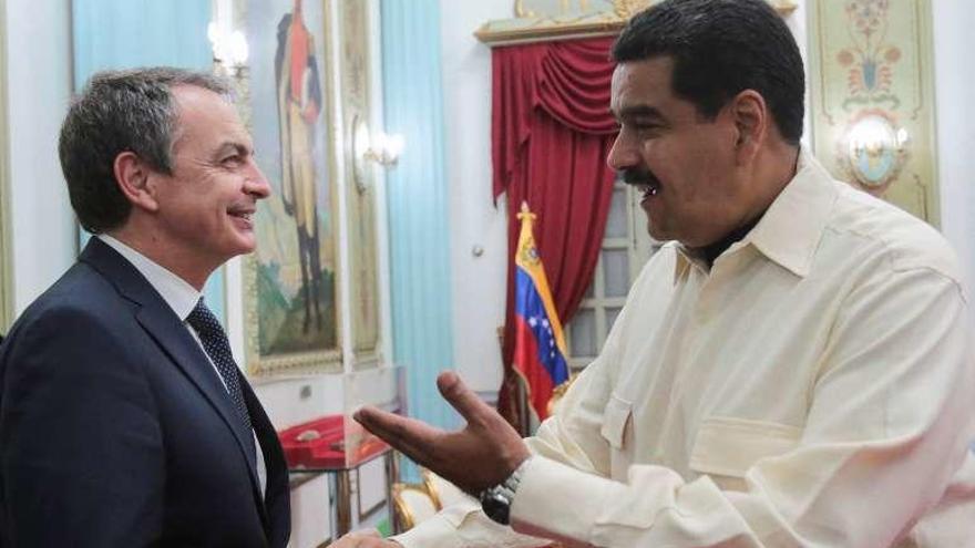 Zapatero y Maduro, en el Palacio de Miraflores. // Reuters