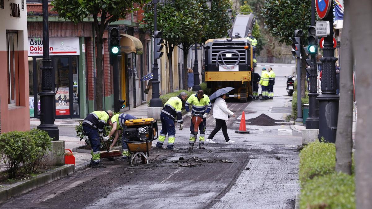 Unas obras de asfaltado en el centro de la ciudad hace unos meses.