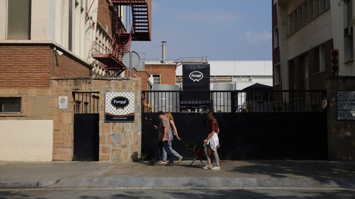 Fachada de la fábrica del grupo Farga en el Poblenou de Barcelona. Fachada de la fábrica del grupo Farga en el Poblenou de Barcelona.