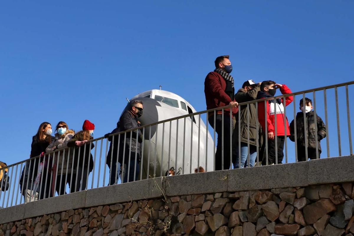 Los Reyes Magos surcan en globo el cielo de Córdoba