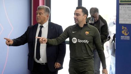 El Barcelona comunica a Xavi que no continuará la próxima temporada