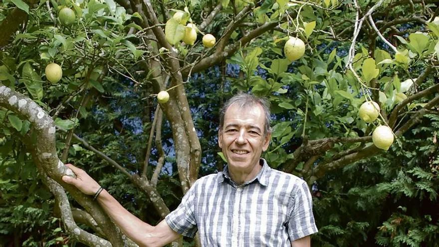 José María Naharro-Calderón presenta en Llanes el libro "Diáspora &amp; Fronteras"