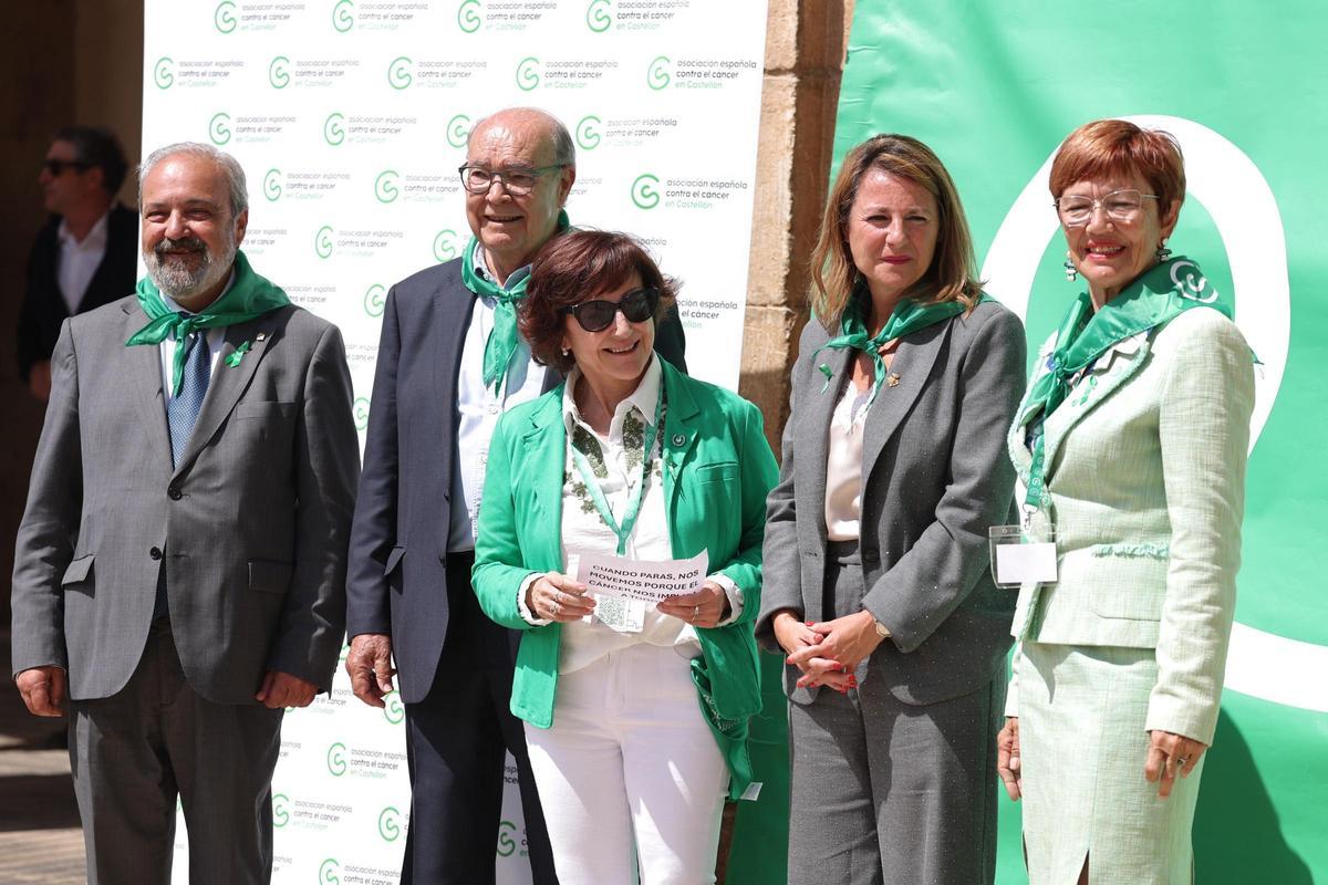 La alcaldesa de Castelló, Begoña Carrasco, también ha respaldado a la cuestación de la AECC.