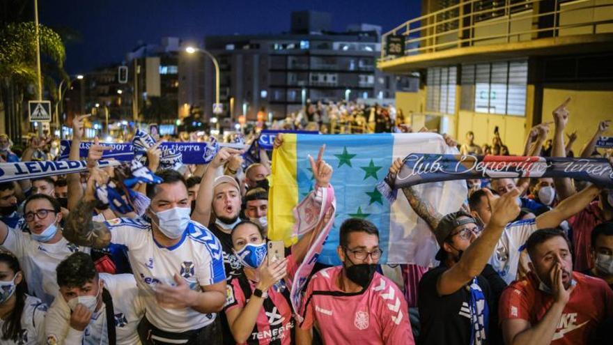 Derbi canario: La afición del CD Tenerife recibe a la UD Las Palmas