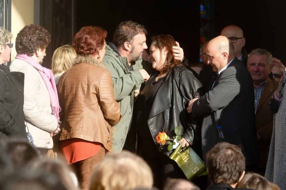 La gran familia del deporte asturiano rinde homenaje póstumo al futbolista Hugo Suárez