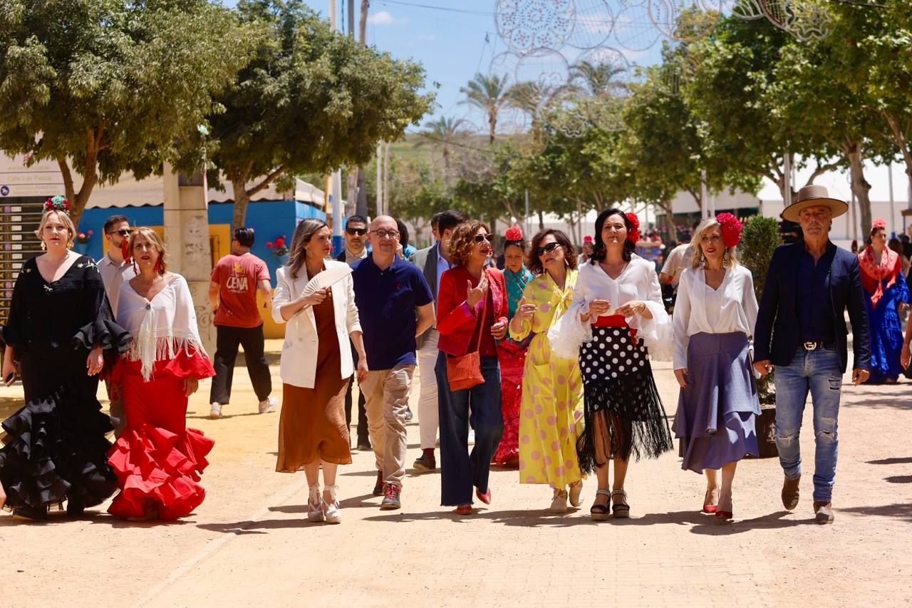 La Feria entra en calor con todas las mesas llenas
