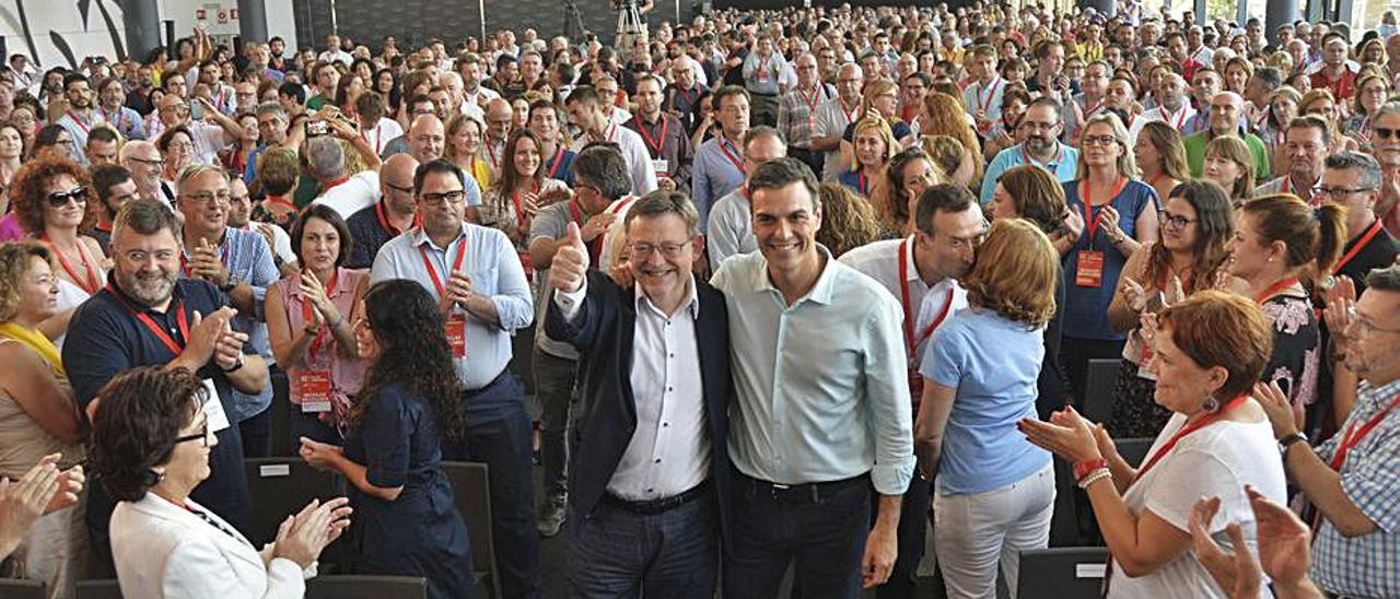 Ximo Puig y Pedro Sánchez, en el congreso de 2017,  en IFA. |