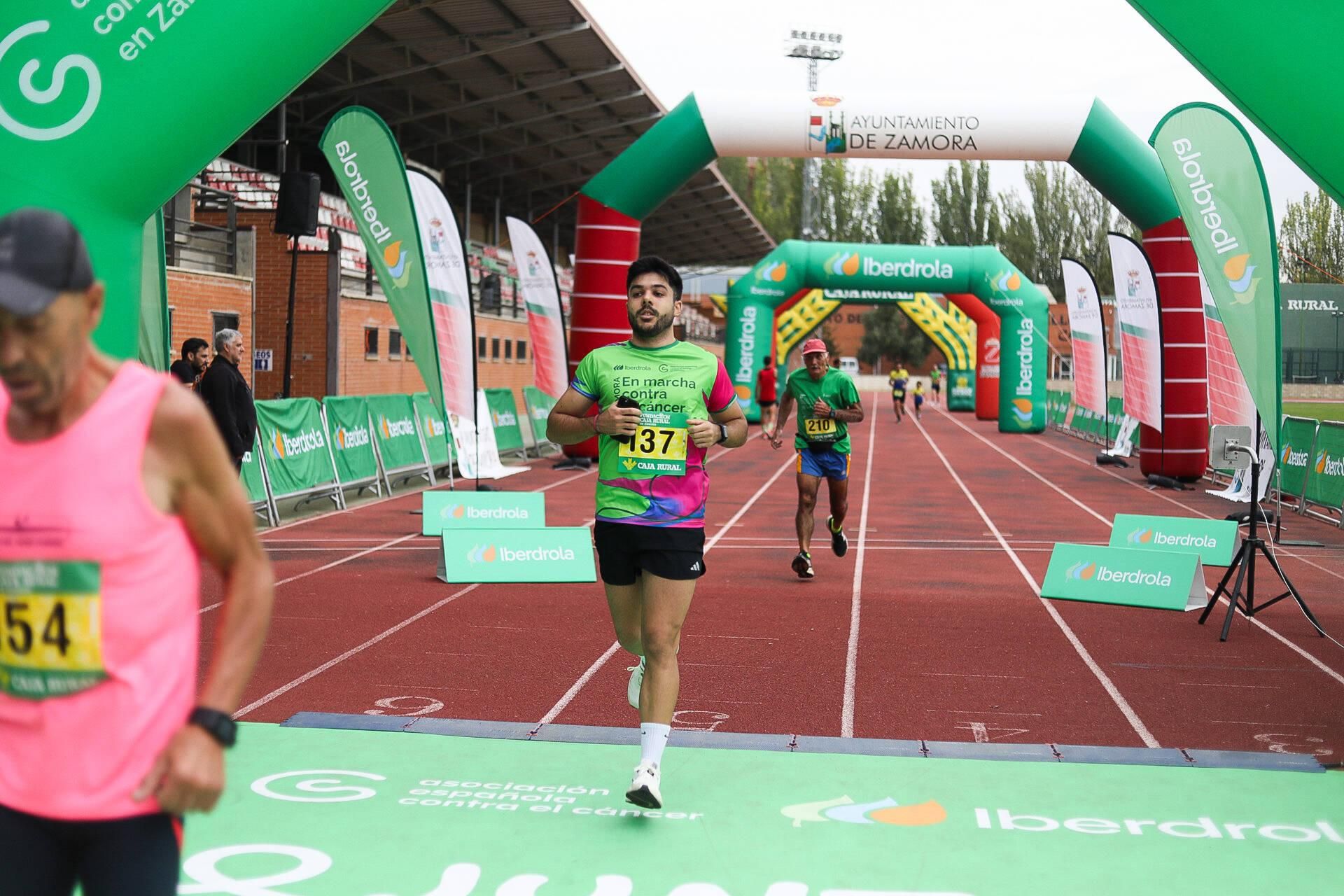 GALERÍA | Búscate en la carrera "Mucho x Vivir" contra el cáncer en Zamora