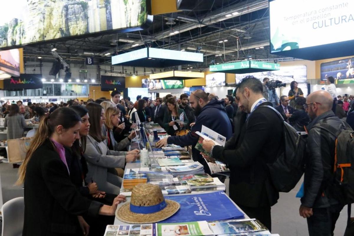 Inauguración de los pabellones de Andalucía y Málaga en Fitur.