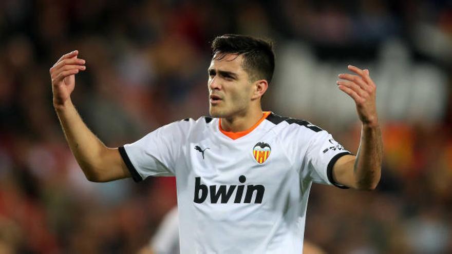 Maxi Gómez, durante un partido en Mestalla.