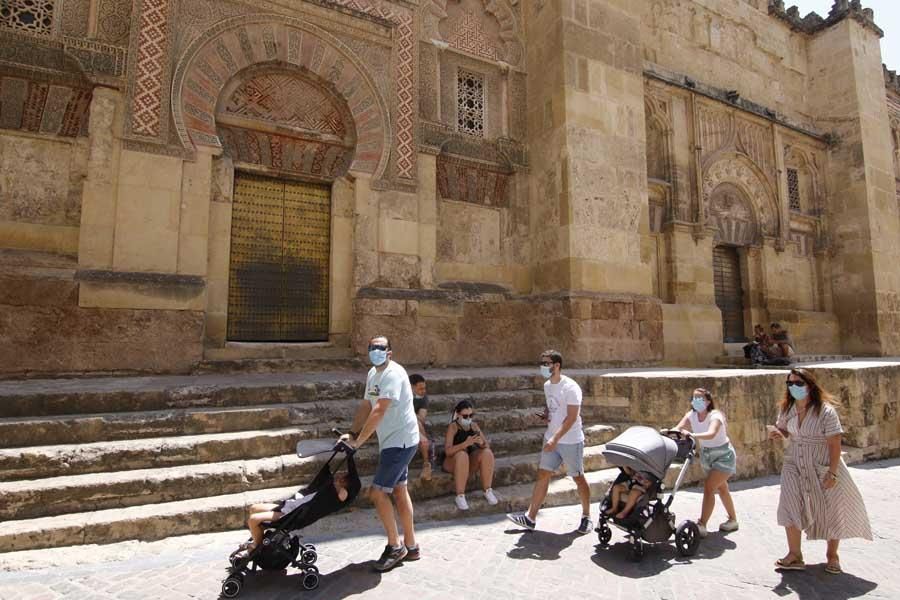 Los turistas comienzan a volver a la Judería