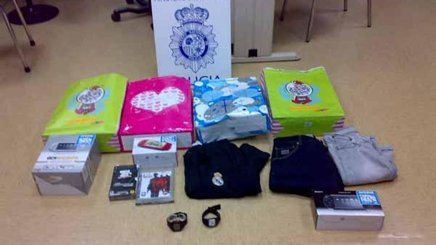 Material incautado a los dos jóvenes detenidos.