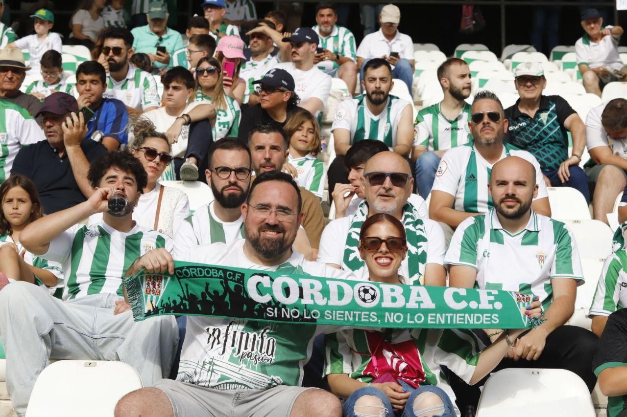 Córdoba CF-Ponferradina | Las imágenes de la afición blanquiverde en el play off de ascenso