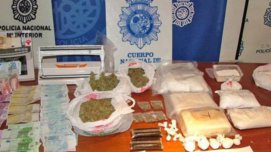 Desarticulan una banda de tráfico de cocaína con pisos de seguridad en Almoradí y Torrevieja