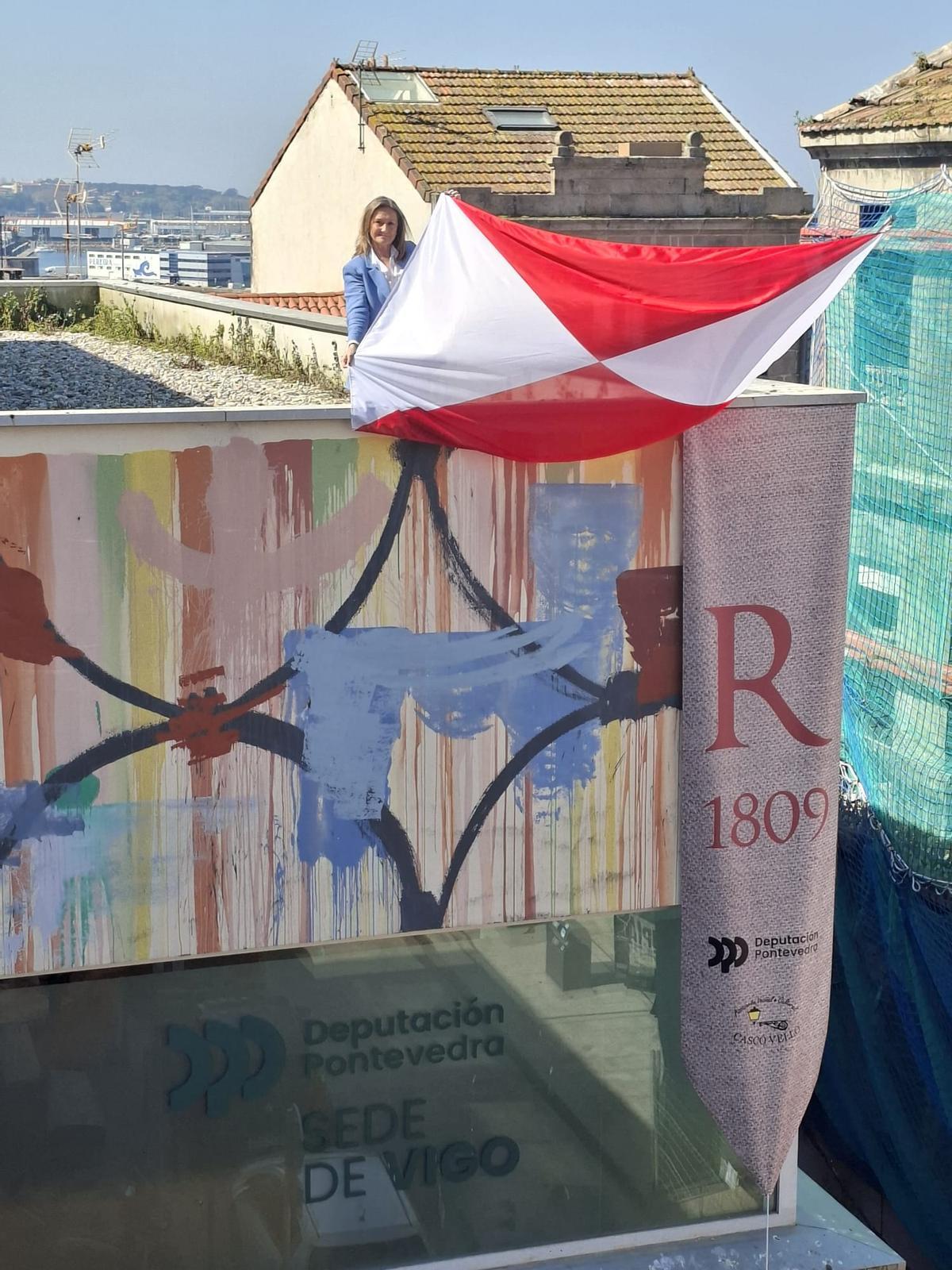 Luisa Sánchez, en la sede del Casco Vello ya engalanada.