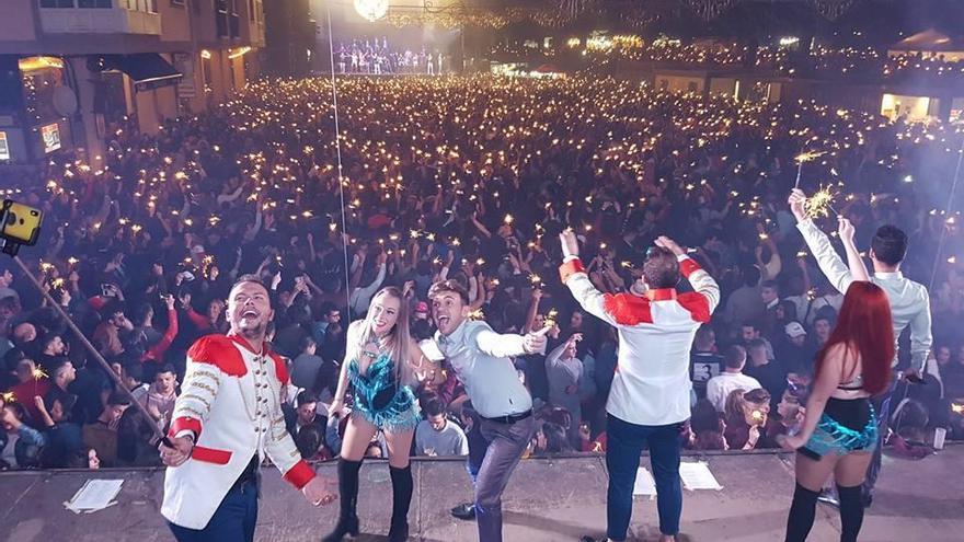 La orquesta Miramar durante su actuación en las fiestas de Guadalupe.