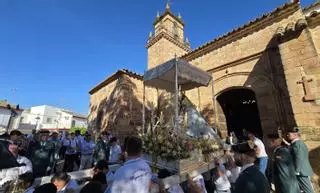 La Virgen del Sol procesiona en Adamuz, el pueblo de la solidaridad