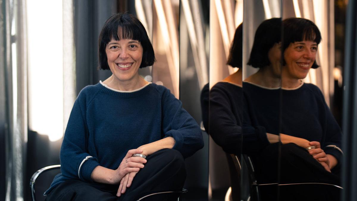 Entrevista a la escritora Pilar Adón, que publica 'Las iras'.