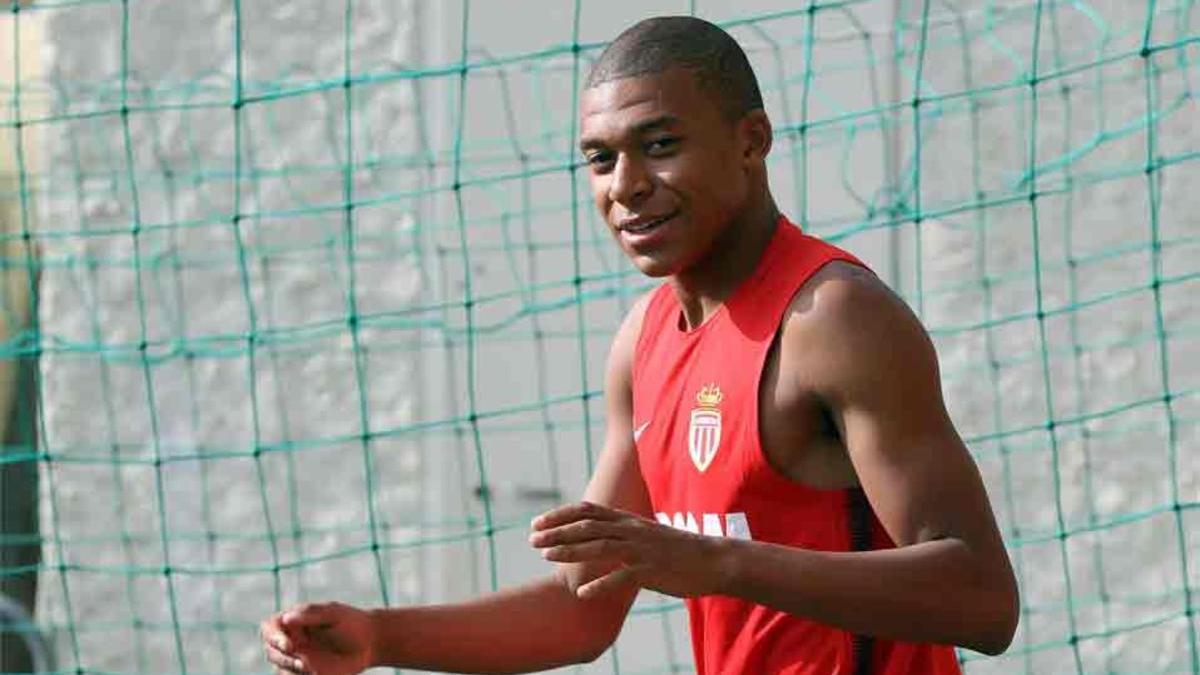 El Mónaco niega un acuerdo por Mbappé