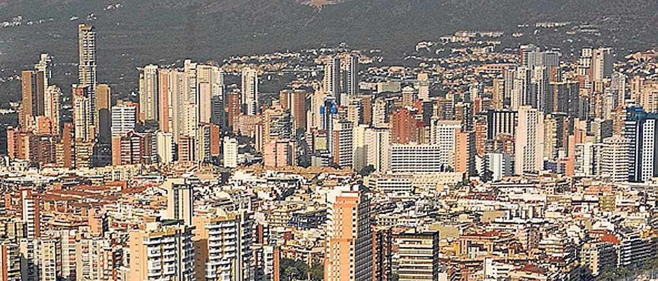 8 de cada 10 estancias turísticas en la Comunidad son en apartamentos ilegales