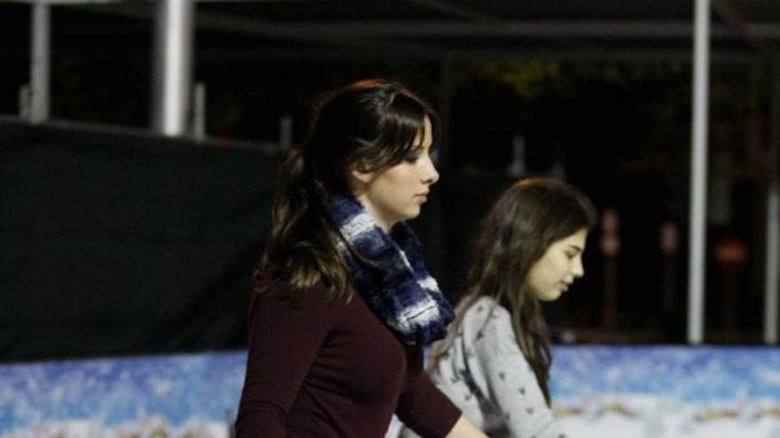 Inauguración de la pista de patinaje sobre hielo en la Plaza Cruz Roja