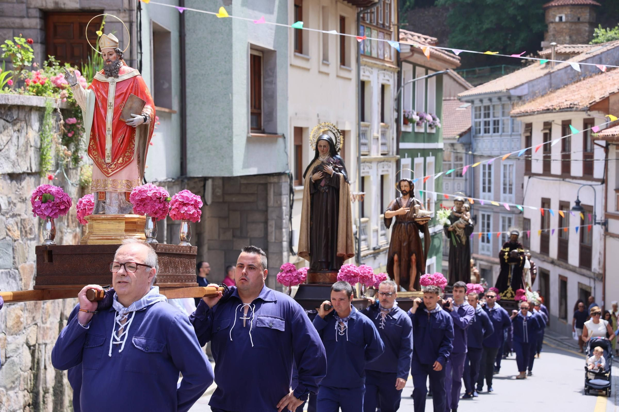 EN IMÁGENES: así fue el día de L'Amuravela en Cudillero