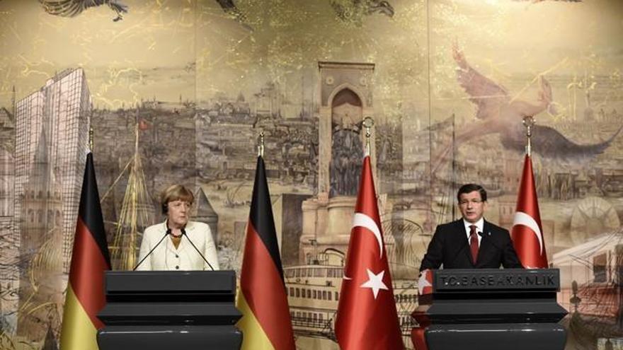El primer ministro turco responde a Merkel: &quot;Turquía no es un campo de concentración&quot;