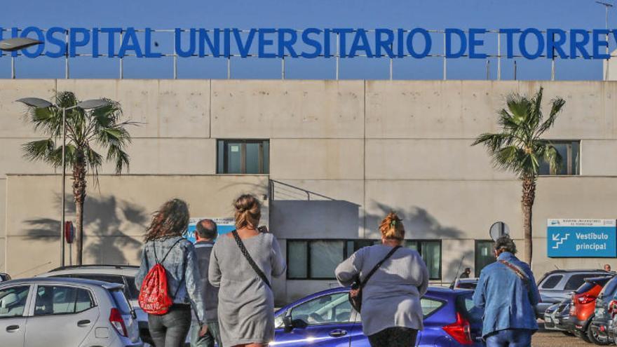 Albaladejo acusa al Consell de querer &quot;reventar&quot; el Hospital Universitario de Torrevieja