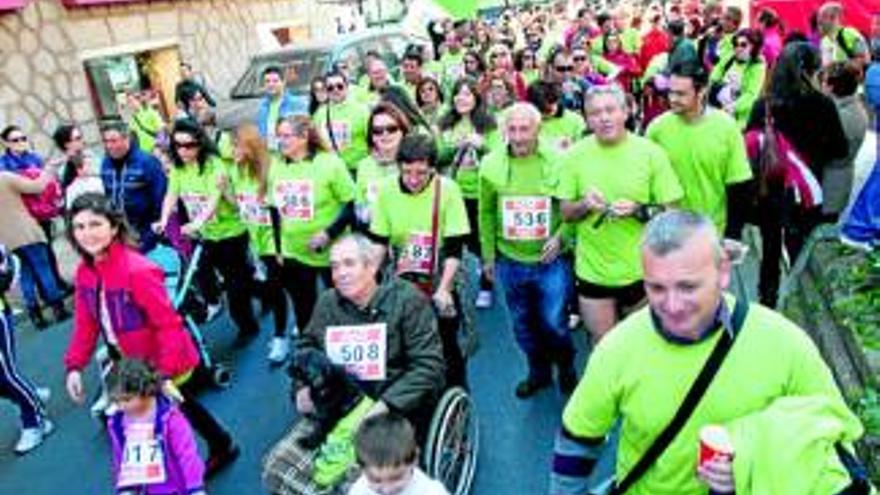 La marcha por las enfermedades raras reúne a más de 700 personas