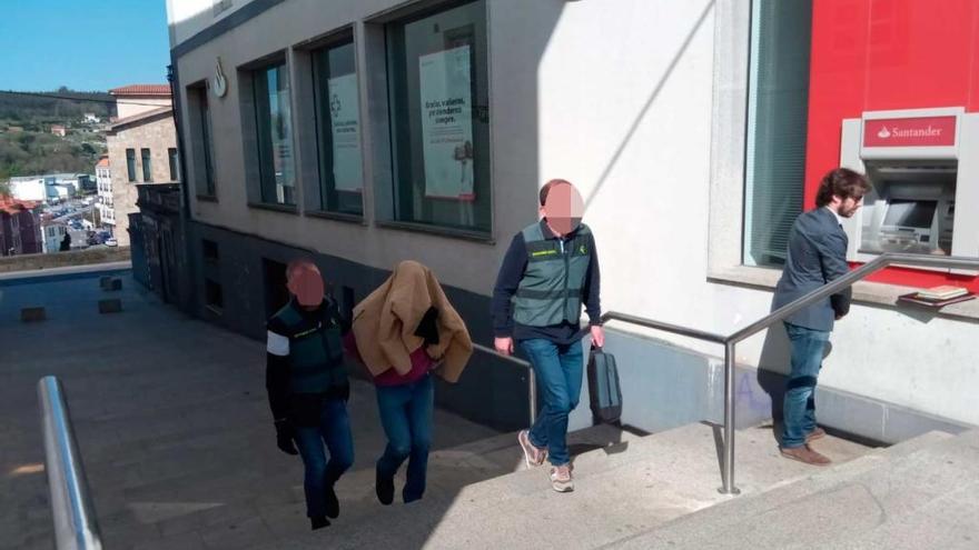 Pasa a disposición judicial el detenido por apuñalar a su mujer en Betanzos