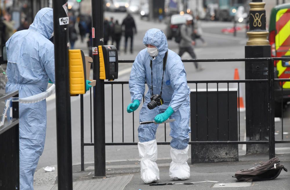Un detenido en Londres que portaba dos cuchillos junto a Downing Street Reuters