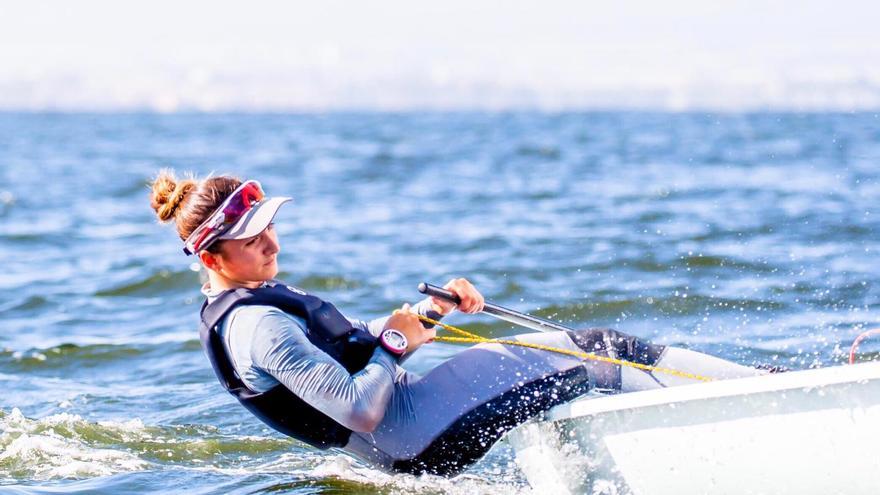 La malagueña Ana Moncada logra una meritoria plata en la Copa de España de Vela