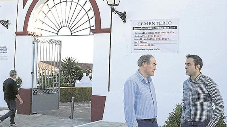 El Ayuntamiento invierte 70.000 euros en el cementerio y compra 4.500 metros