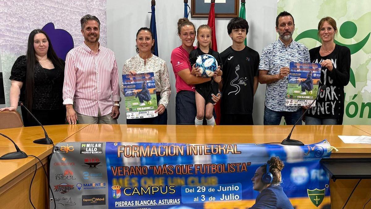 Presentación del campus en el Ayuntamiento de Cantrillón