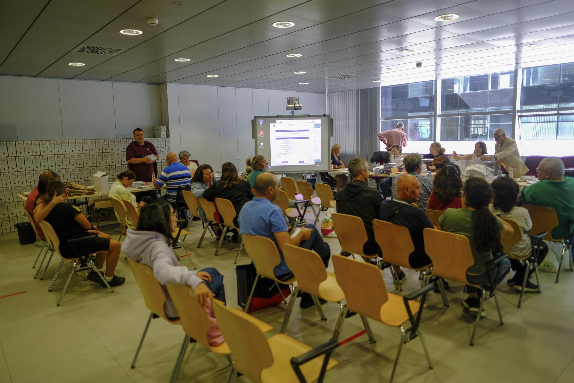 Recuento del voto migrante en la Junta Electoral de Las Palmas