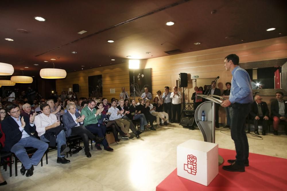 Pedro Sánchez participa en la Fiesta de la Rosa en Oviedo