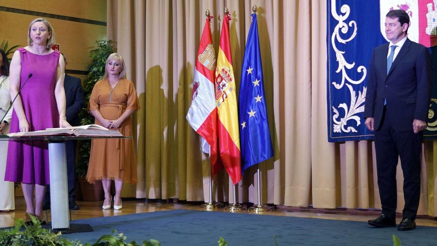 Mañueco pide trabajo en equipo y máximo esfuerzo a las dos zamoranas en la Junta