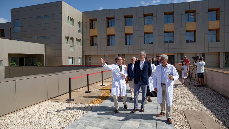 La UCI del hospital Santa Lucía estrena una zona exterior para pacientes y familiares