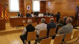 Suspendido el juicio contra los tres exalcaldes de Cabanes acusados de prevaricación