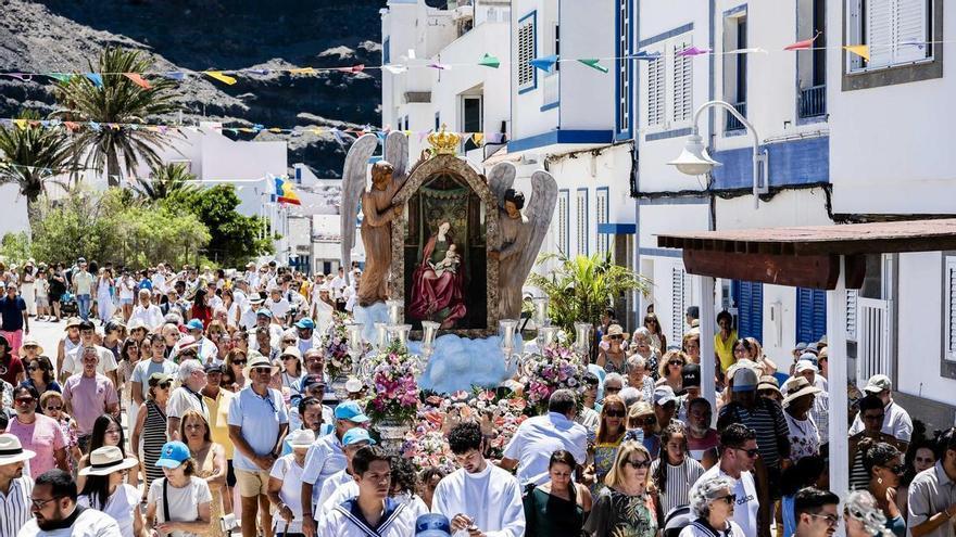 Agaete acompaña a Nuestra Señora de Las Nieves en su regreso al Puerto
