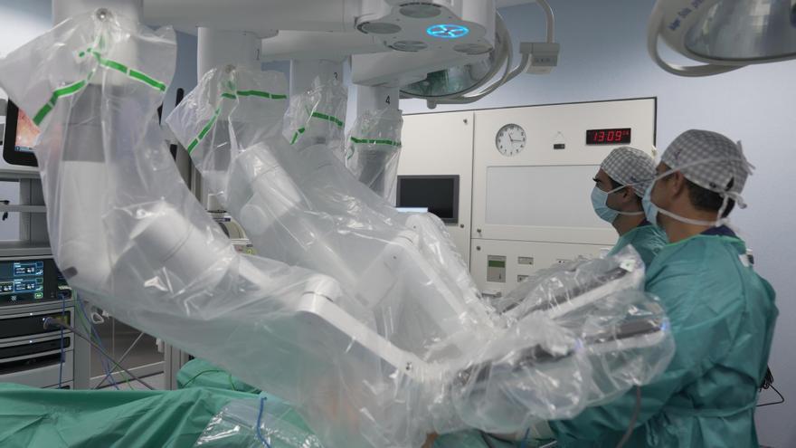 Quirónsalud Zaragoza incorpora el robot Da Vinci para afrontar cirugías complejas con una mayor precisión